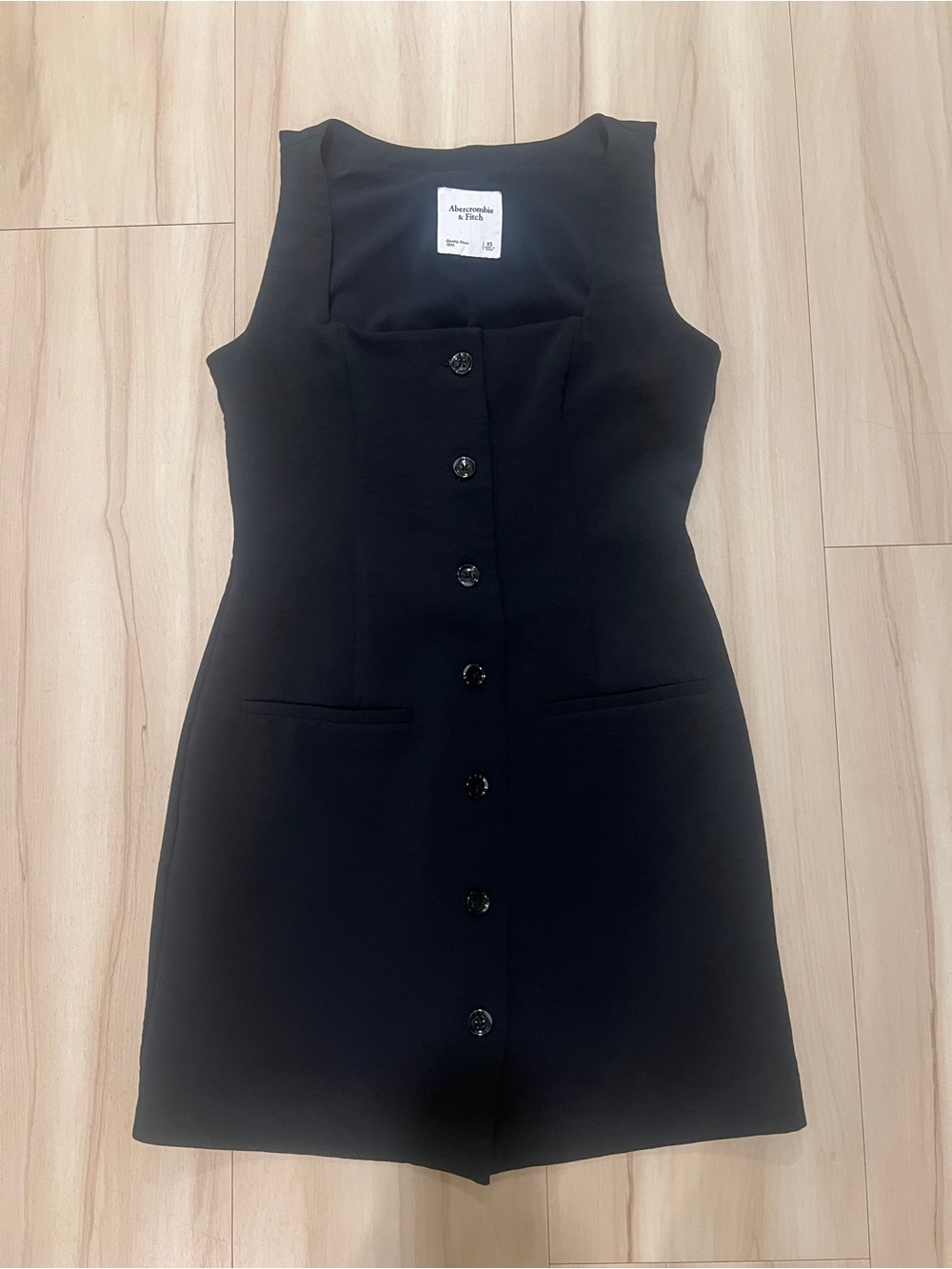 Abercrombie & Fitch Black Sleeveless Button-Down Dress
